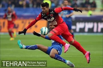 دیدار تیم های فوتبال استقلال و پرسپولیس