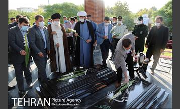 رونمایی از یادمان شهدای گمنام 6