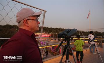 رصد «ماه خونین» از پل طبیعت 17