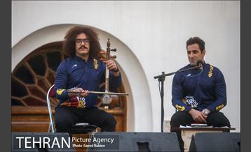 اجرای گروه موسیقی سورنای در باغ فردوس 13