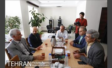 بازدید شهردار تهران از موسسه مطبوعاتی همشهری  6