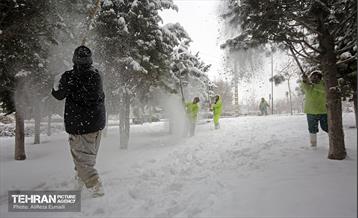 عملیات برف‌روبی در منطقه 5 7