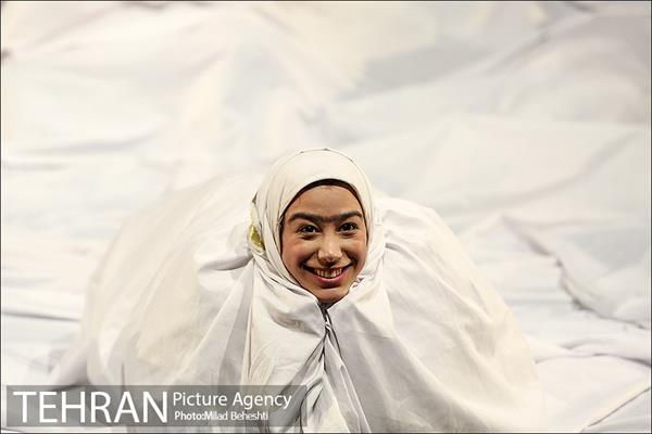 نمایش اتول سورون‎ 2