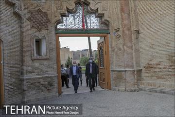 بازدید حناچی از باغ اتحادیه 1