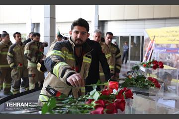 مسابقه پله‌نوردی آتش‌نشانان در برج میلاد 41