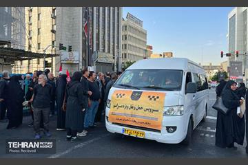 خدمت‌رسانی رایگان تاکسی‌های شهری به شرکت‌کنندگان مراسم وداع با آقای شهید ایران 8