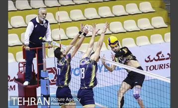 دیدار تیم های والیبال سپاهان و فولاد سیرجان 8