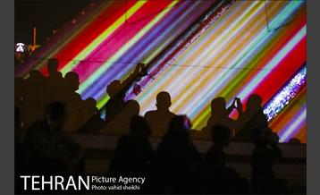 هزار توی زمان در برج آزادی 3