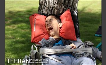 مراسم عیدانه معلولان در پارک بعثت 16