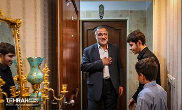 دیدار شهردار تهران با خانواده شهید دارابی 16