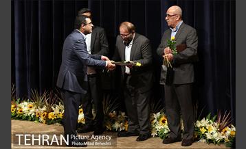 شانزدهمین جشن سالانه انجمن منتقدان و نویسندگان خانه تئاتر‎ 5