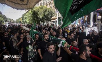 خیمه سوزان ظهر عاشورا در چهارراه گلوبندگ 46