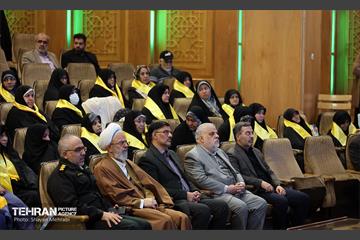 آیین تجلیل از 110 مادر و همسر شهید منطقه 20 17
