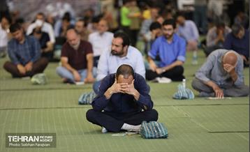 مراسم دعای روز عرفه در مصلی امام خمینی (ره) 46