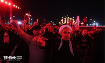 آئین بدرقه زائران اربعین در میدان آزادی 22