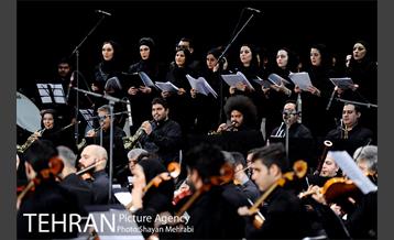 شب موسیقی انقلاب در منطقه گردشگری عباس آباد 24