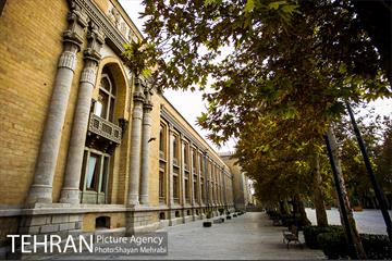 پاییز میدان مشق (سر در باغ ملی) 11