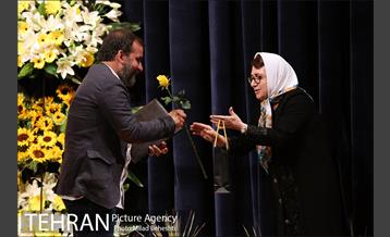 شانزدهمین جشن سالانه انجمن منتقدان و نویسندگان خانه تئاتر‎ 25