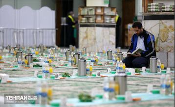 ضیافت افطاری در حرم عبدالعظیم حسنی(ع) 35