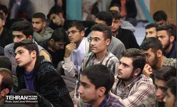 نشست صمیمانه شهردار تهران با دانش آموزان بسیجی سراسر کشور 32