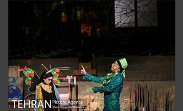 اجرای نمایش شاپرک خانوم 19