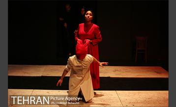 نمایش شازده احتجاب 1