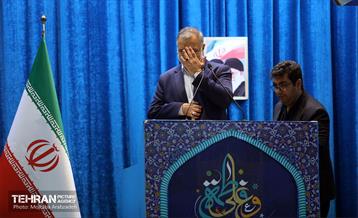 حضور شهردار تهران در نماز جمعه 3