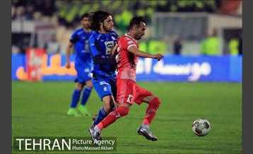 دیدار تیم‌های فوتبال استقلال - پدیده مشهد 24