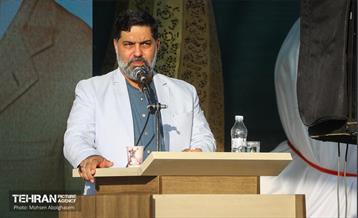 رونمایی از مجسمه های 6 شهید در منطقه 15 31