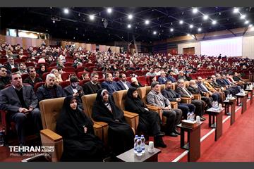 آیین تجلیل از همکاران شرکت خودرو سرویس شهر 34