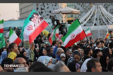 مهمانی ۱۰ کیلومتری عید غدیر در تهران - 1 2