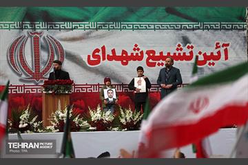 تشییع پیکر ۱۰۰ شهید مردمی و مدافع امنیت در تهران - 1 38
