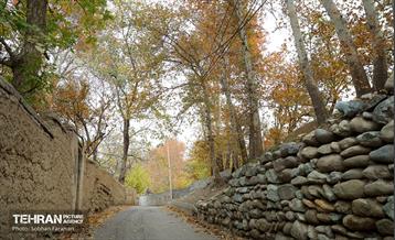 طبیعت پاییزی کوچه باغ‌های محله کن 6