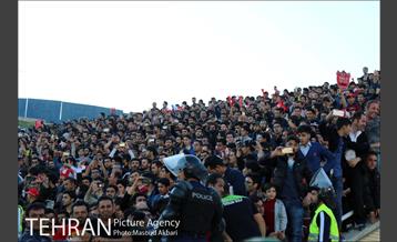 دیدار تیم های فوتبال ماشین سازی و پرسپولیس