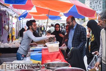 آیین گلاب­گیری «زیارت گل» 18