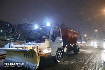 بارش برف زمستانی در معابر شمالی پایتخت - 2 23
