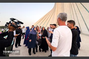 اجرای ارکستر سمفونیک تهران در میدان آزادی 7