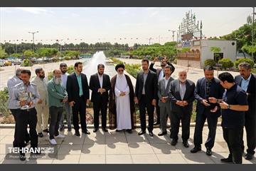 رونمایی از تندیس «خادم حرم» 12