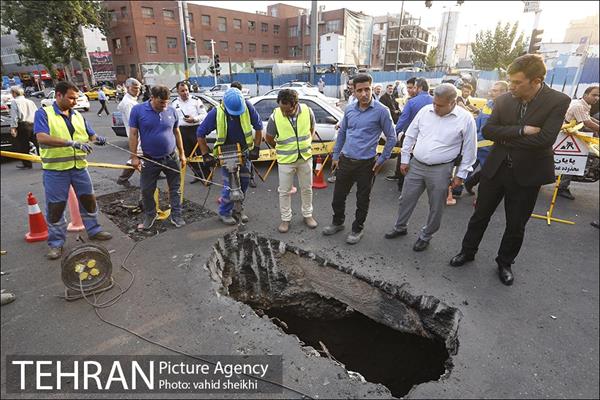 فرونشست زمین در خیابان 17شهریور 5