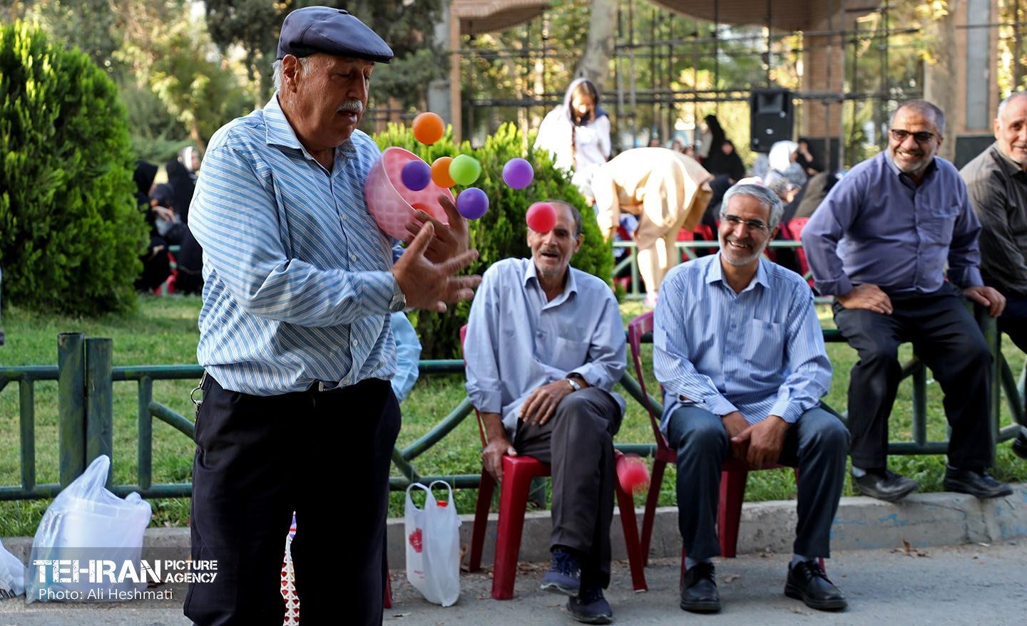 دورهمی یاد ایام سالمندان 25