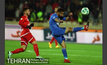 دیدار استقلال تهران و تراکتورسازی در لیگ برتر فوتبال 24