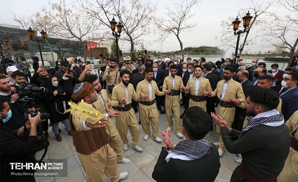 مراسم آیین‌ جهانی نوروز1401در منطقه گردشگری عباس آباد 23