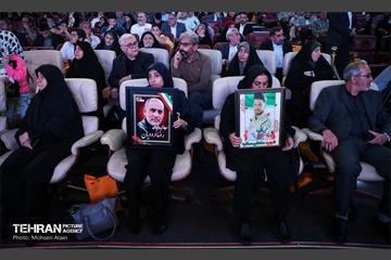 دیدار شهردار تهران با پیشکسوتان عرصه ایثار و شهادت منطقه 17 52