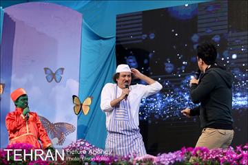 اجرای برنامه عموپورنگ در بوستان زندگی محله هرندی 19