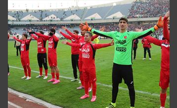 دیدار تیم های فوتبال پرسپولیس و تراکتور سازی