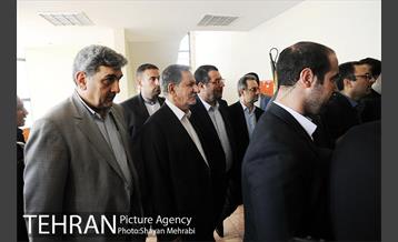 بازدید معاون اول رئیس جمهور به همراه شهردار تهران از کارخانه واگن‌سازی تهران 48