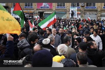 حضور و سخنرانی دکتر علیرضا زاکانی در اجتماع مردم زنجان در مراسم راهپیمایی ۲۲ بهمن 26