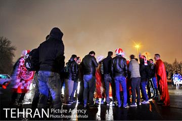 هواداران شب قبل از شهرآورد ۸۴ 20