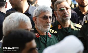 مراسم تشییع پیکر شهید سردار عباس نیلفروشان - 2 53