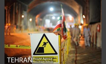 ورود دستگاه تمام مکانیزه(TBM) به ایستگاه مترو شهدا 16